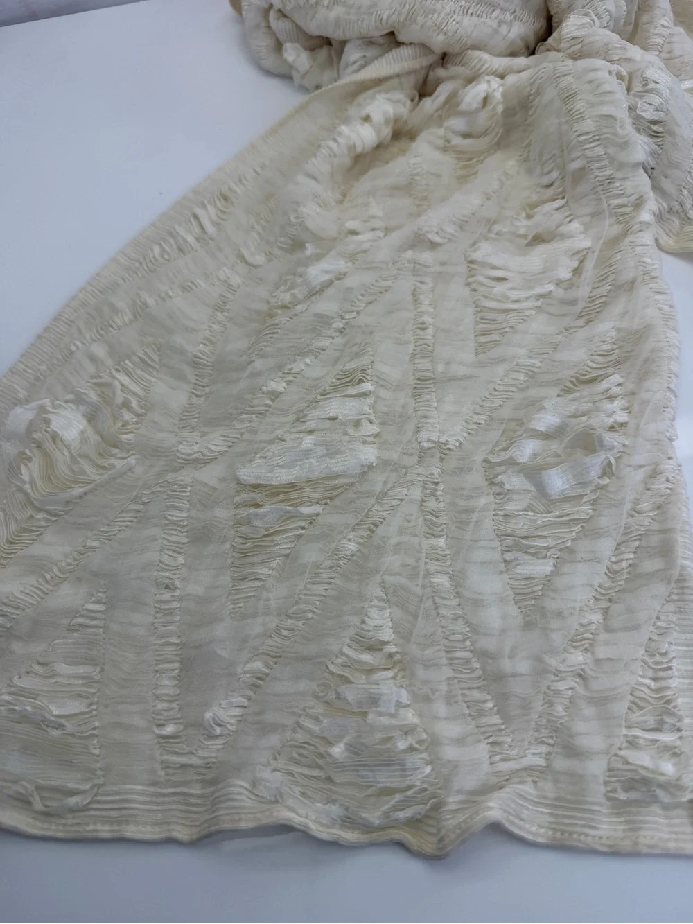 Gucci Silk Shawl Scarf Pleated Ivory